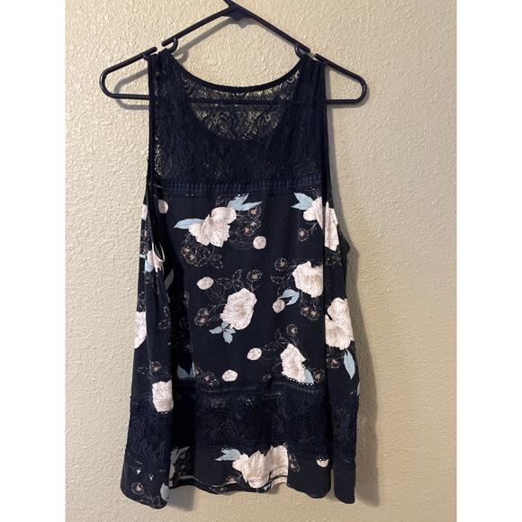 Torrid women’s Lacey tank top/blouse - Picture 5 of 7